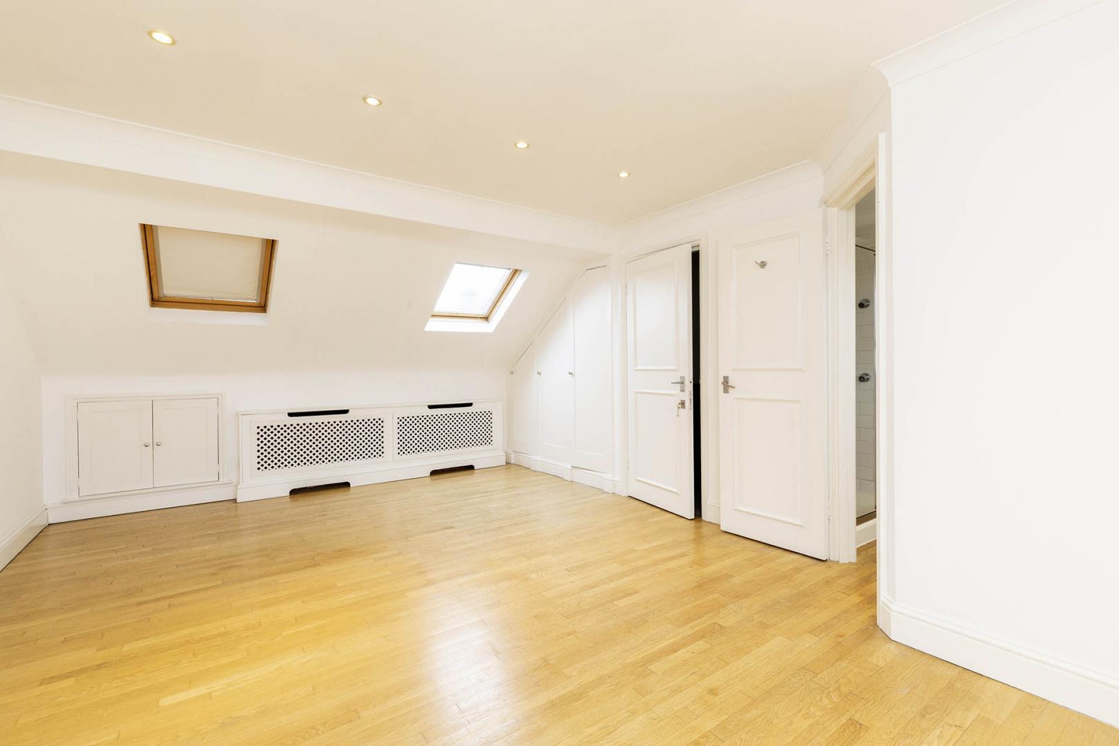 			4 Bedroom, 2 bath, 2 reception House			 Pattison Road, Hampstead